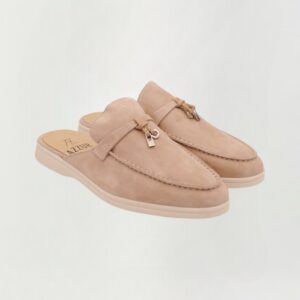Luxuriöse Damenschuhe beige: Wildlederpantoletten für einen eleganten Look